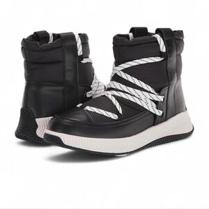 NINE WEST- Women's black and white tunnel2 winter boot- Size : 6